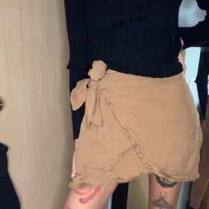 Skirt with tie detail